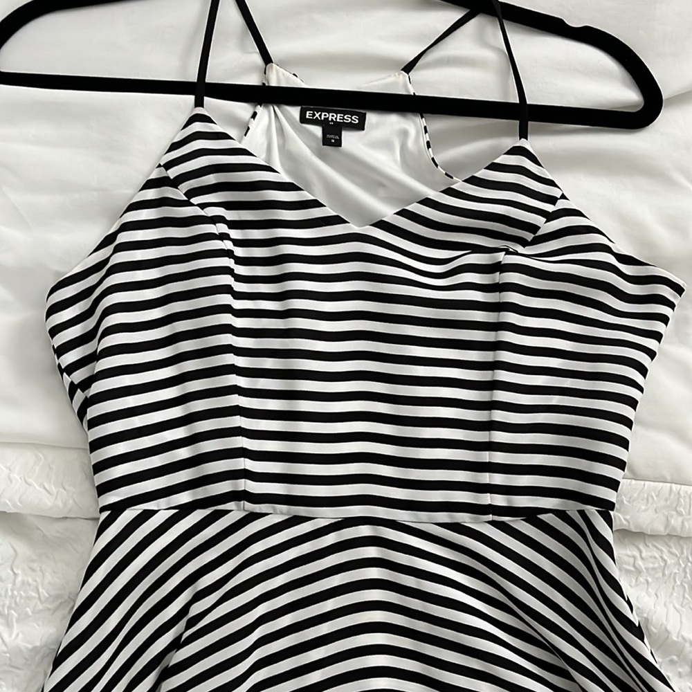 Express Black & White Skater Dress - Picture 2 of 4